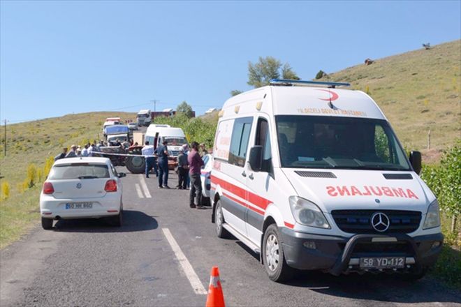 Traktör devrildi  1 ölü, 3 yaralı