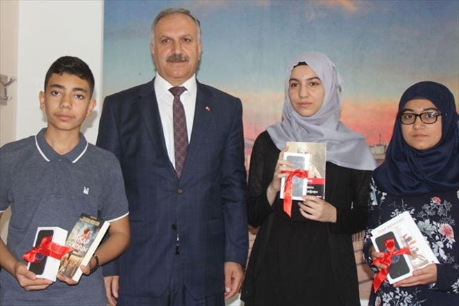 TEOG BİRİNCİLERİ ÖDÜLLENDİRİLDİ 