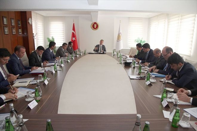 YiNE MEYDANLARDAYIZ