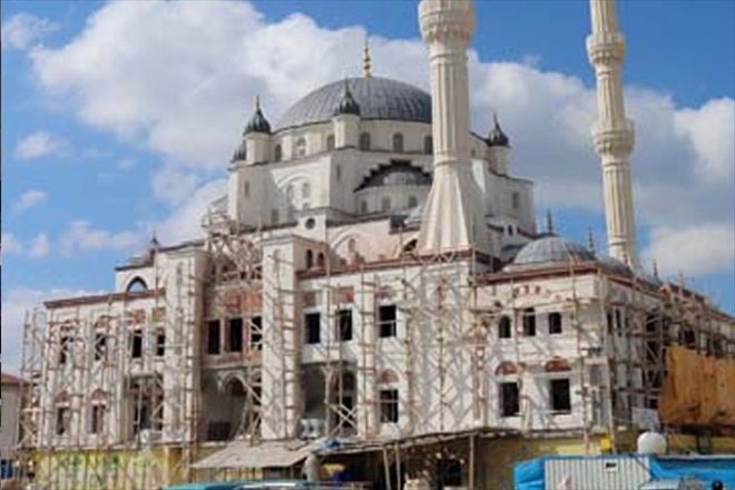 FiYAT FARKI KAFALARI KARIŞTIRDI