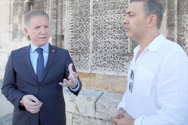 TARiHi ESERLER IŞIKLANDIRILIYOR