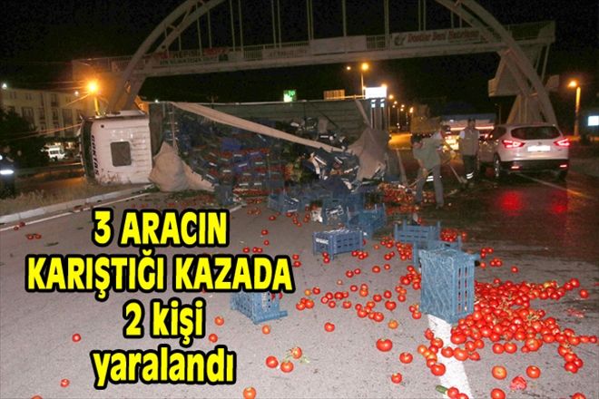 3 ARACIN KARIŞTIĞI KAZADA  2 kişi yaralandı