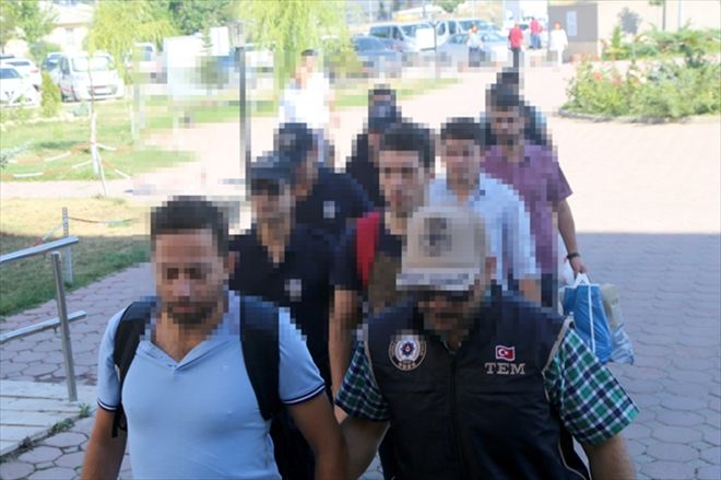 18 askerden 6´sı FETÖ´den tutuklandı 