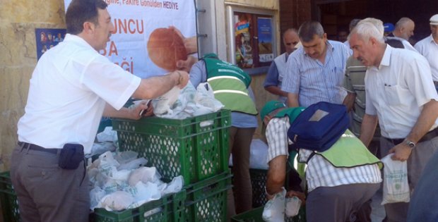 Sebil ekmeği dağıttılar