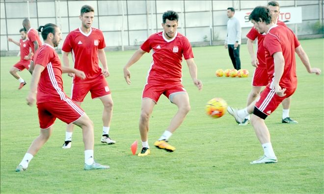 KIRMIZI BEYAZLI EKİP LİG´E 3 PUANLA BAŞLAMAK İSTİYOR