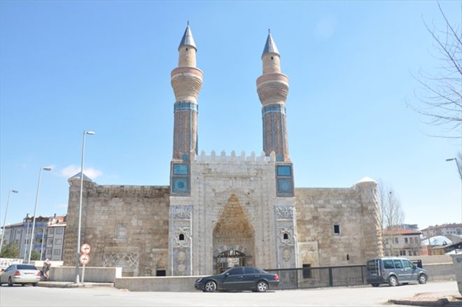 RESTORASYONLARDA SONA YAKLAŞILDI