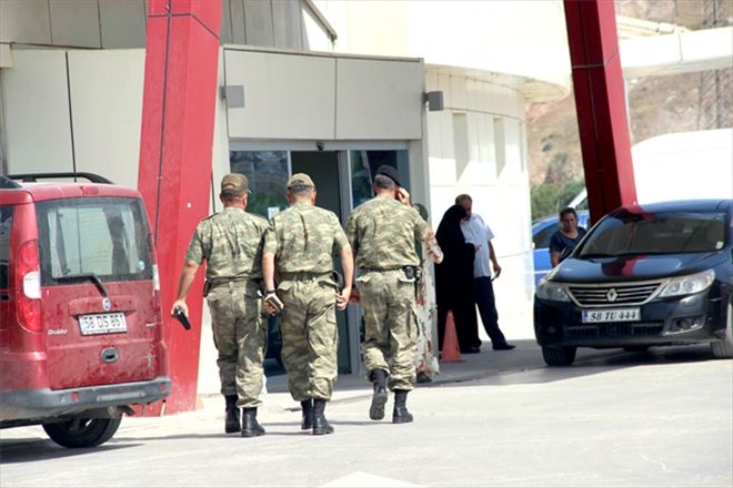 Askerlerin zehirlenme şüphesiyle ilgili 3 müfettiş görevlendirildi