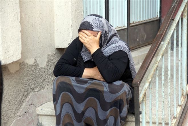 Gelini için  gözyaşlarına  boğuldu