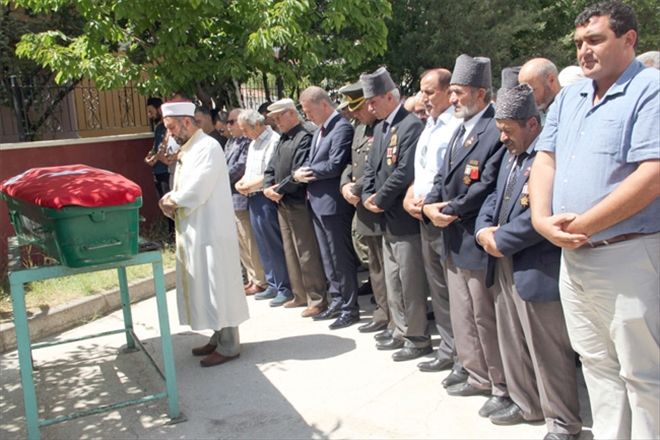 Kıbrıs gazisi son yolculuğuna uğurlandı