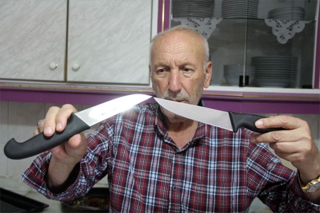 Kurban bıçağı diye aldı limonu dahi kesemedi
