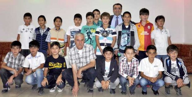 Model kulüp Demirspor