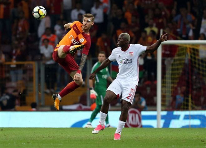KIRMIZI BEYAZLI EKİP  ÜÇ BÜYÜKLERE KARŞI  GALİBİYETE HASRET