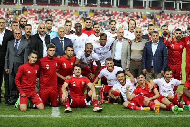 19. CUMHURİYET KUPASINI KAZANAN SİVASSPOR OLDU