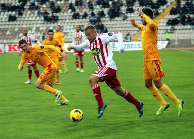 KIRMIZI BEYAZLI EKİP KAYSERİ´YE BİLENİYOR