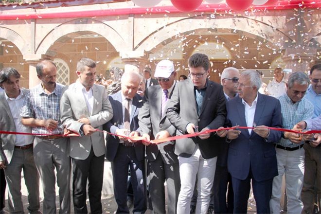 Zara´da Pir Gökçek Türbesi´ ziyarete açıldı