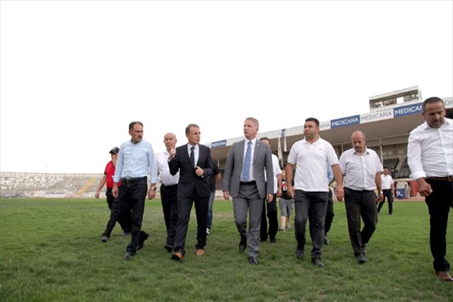 Eski stadyumda  yıkım başladı
