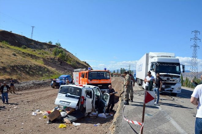Karı koca kazada  hayatını kaybetti