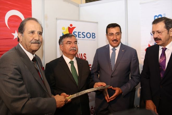 SESOB FUARDA EL SANATLARINI SERGİLEDİ