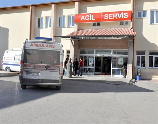 Boş sandığı tüfek ateşalınca  iki kişiyi yaraladı