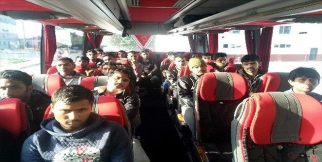 52 kaçak göçmen yakalandı