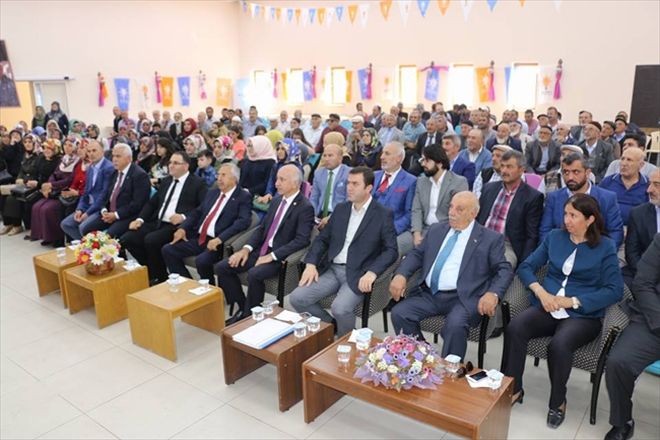 Başkan Turan, bayrağı Kenan Oğuzhan´a devretti