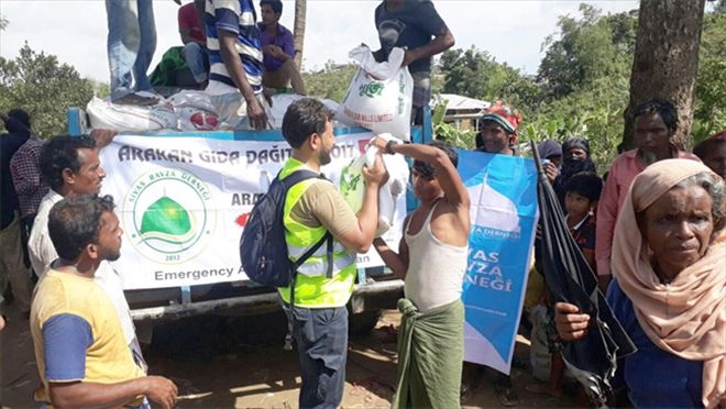 Arakan´daki müslümanlar YARDIM BEKLİYOR