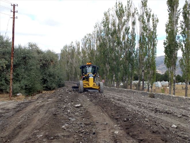 Ulaş´ta köy yolları onarılıyor