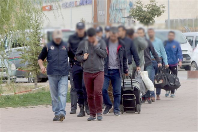 Adliyeye sevk edilen  10 askerden 1´i tutuklandı