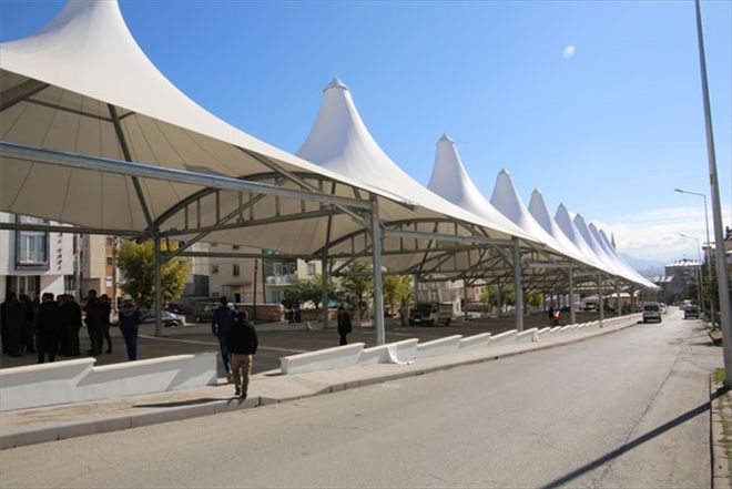 Cuma pazarının üstü kapatıldı
