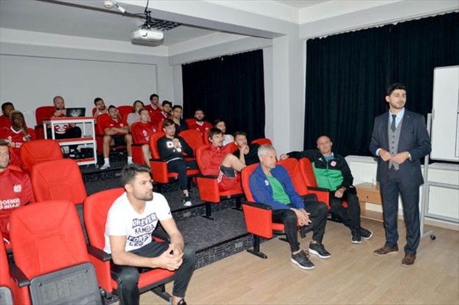 FUTBOLCULARA BESLENME SEMİNERİ