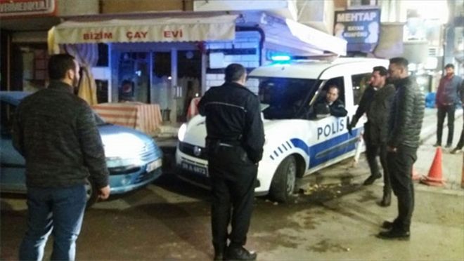 Polis ekiplerinin yardımına vatandaşlar yetişti 