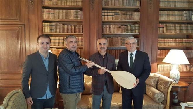 Sivas Türküleri Paris´te yankılandı