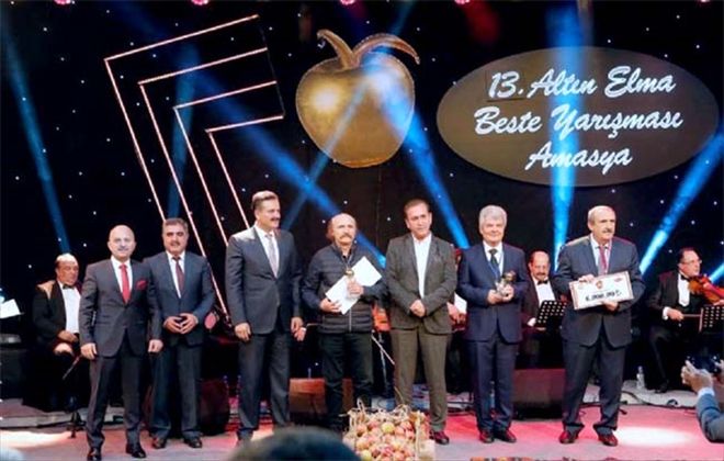 Prof. Dr. Başara Altın Elma´nın sahibi oldu