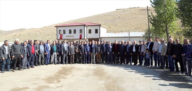 Köy konağı açıldı