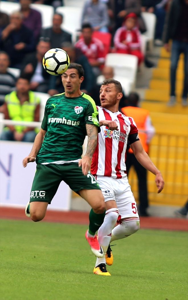 SÜPER LİG´DE BİR İLK YAŞANDI 90 DAKİKADA GOL SESİ ÇIKMADI