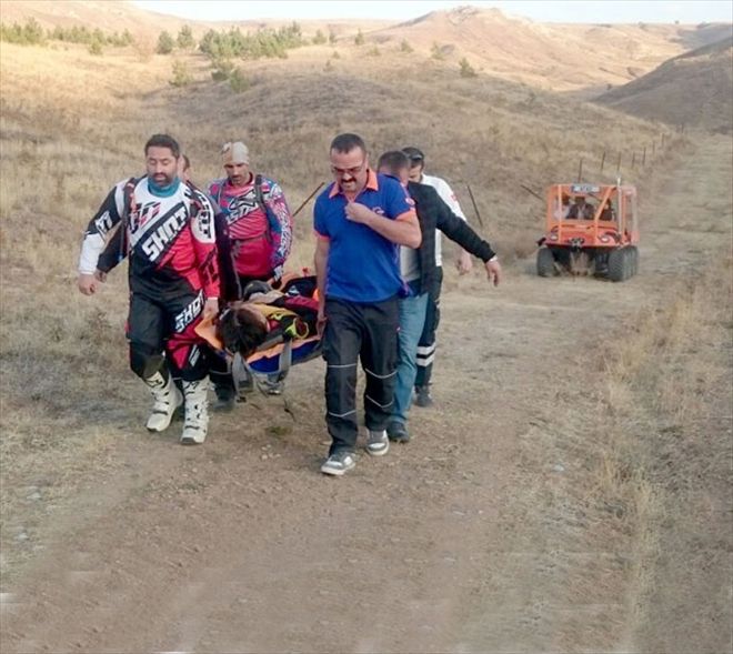 Motokros yaparken ayağı kırılan sporcuyu  AFAD kurtardı