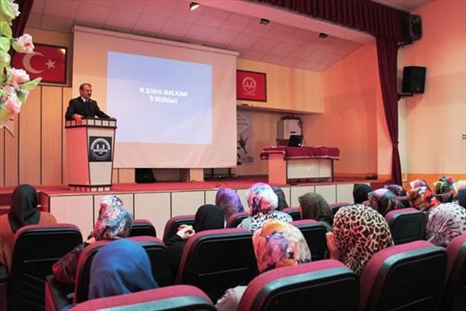AiLE TOPLUMUN KALESiDiR
