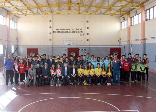 Vali Gül´den Sabancı Lisesi´ne ziyaret