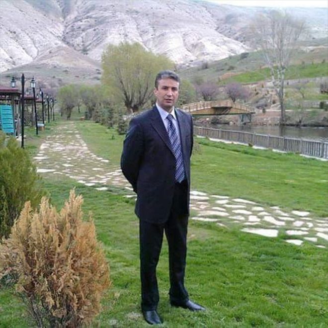 Ağaçtan düşen öğretmen yaşam savaşını kaybetti