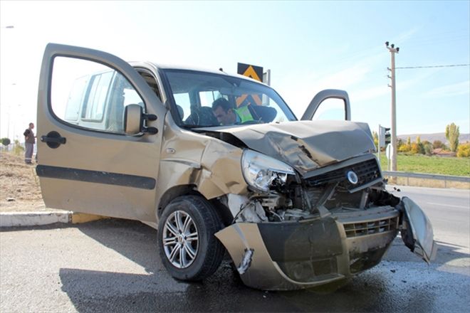 Trafik kazasında 1´i ağır 4 kişi yaralandı