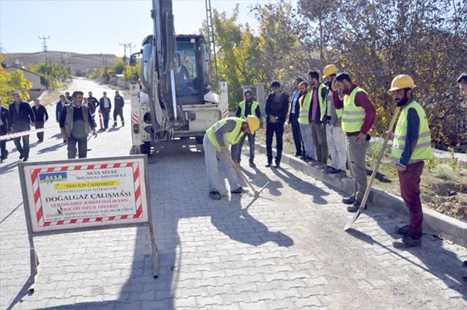 Doğalgaz için ilk kazma vuruldu
