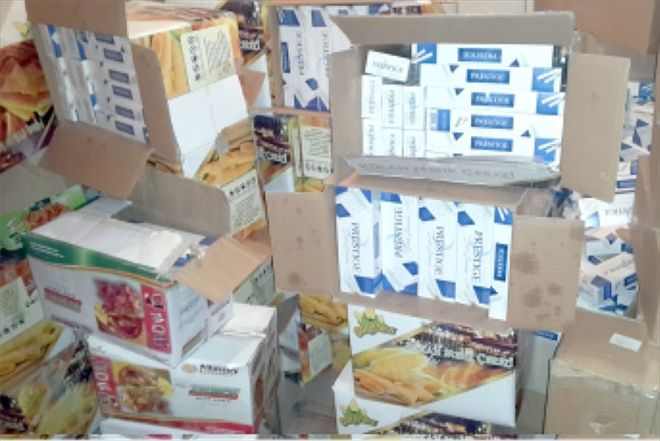 320 paket kaçak sigara ve uyuşturucu madde ele geçirildi