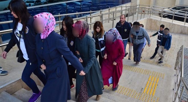21 zanlıdan 8´i FETÖ´den tutuklandı
