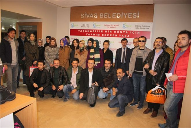 Aday öğretmenler Gıda Bankası´nı gezdi