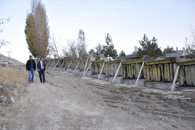 Gürün Belediyesinden mezarlıklara düzenleme