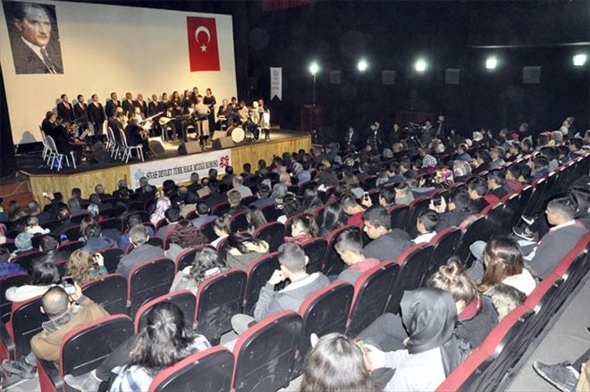 Türk Halk Müziği Korosu Gürün´de konser verdi
