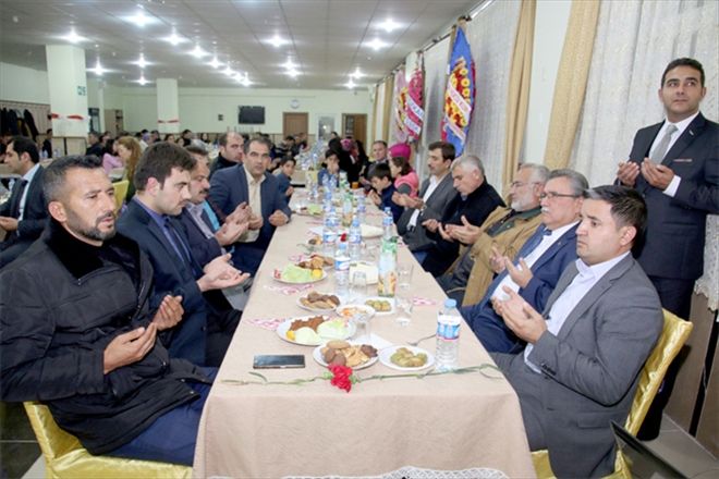 İlçelerde Öğretmenler Günü doyasıya kutlandı
