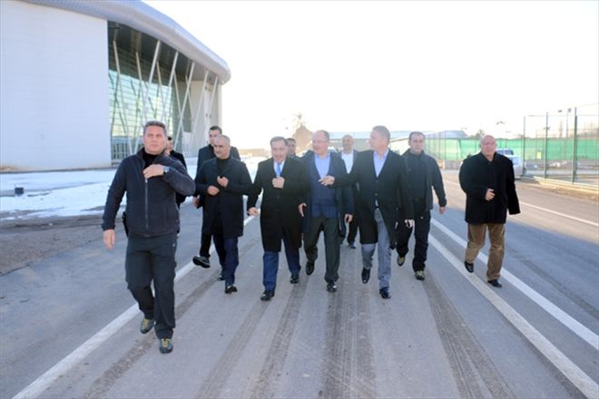 Kongre öncesinde spor salonunda inceleme