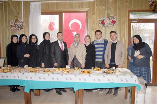 İhtiyaç sahibi öğrenciler için kermes düzenlendi