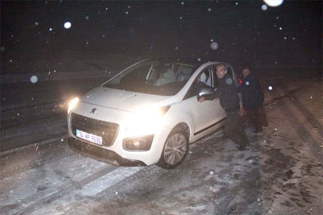 Sakaltutan ve Kızıldağ´da kar geçit vermiyor